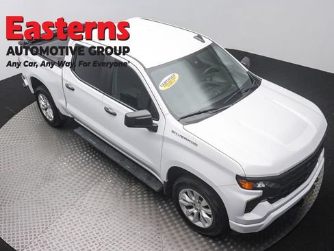 Used 2023 Chevrolet Silverado 1500 Custom RWD image 3