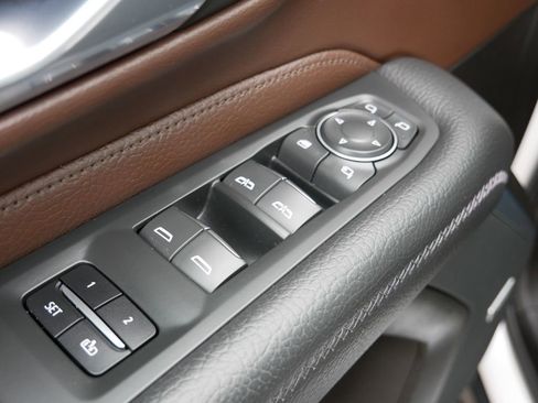 Used 2021 GMC Yukon XL Denali image 16