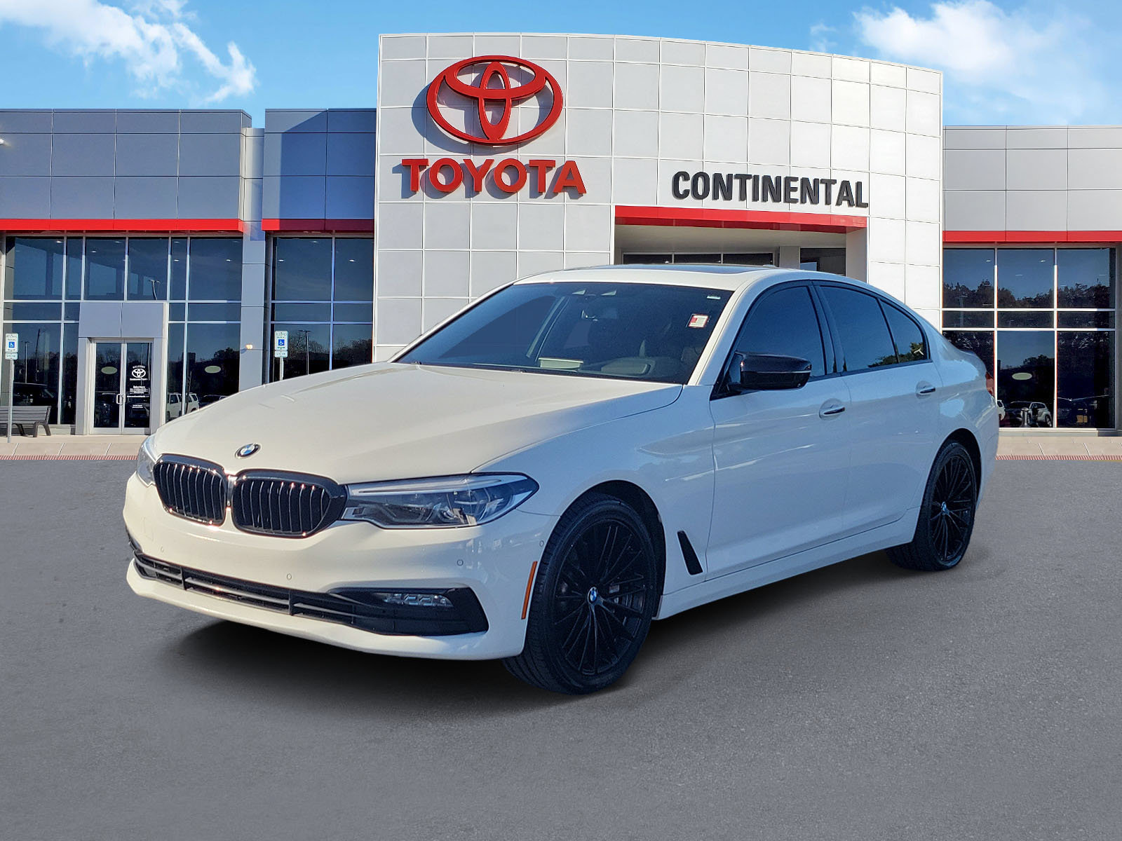 Used 2018 BMW 540i xDrive w/ Premium Package AWD/4WD image 3