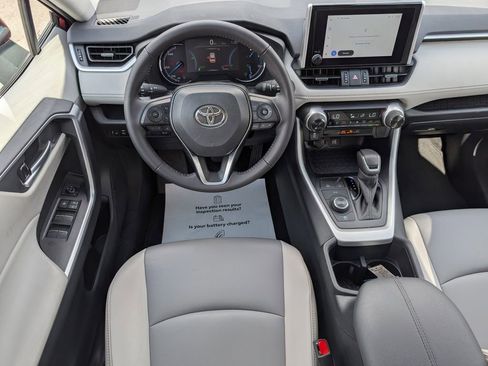 Used 2025 Toyota RAV4 XLE Premium image 26