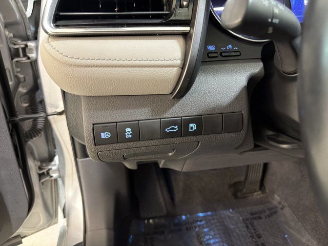 Used 2018 Toyota Camry XLE FWD image 35