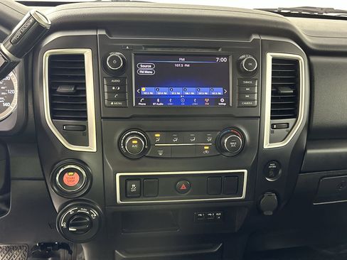 Used 2019 Nissan Titan S image 25