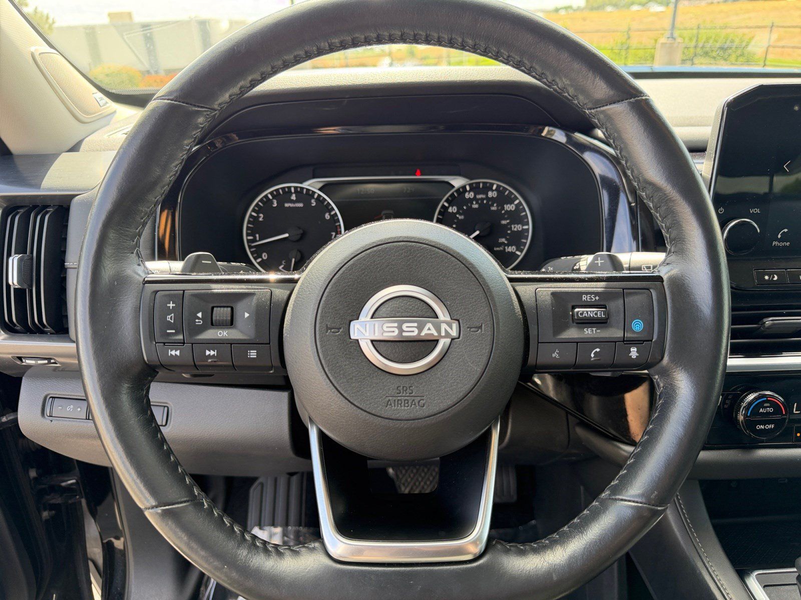 Used 2022 Nissan Pathfinder SL w/ SL Premium Package AWD/4WD image 9