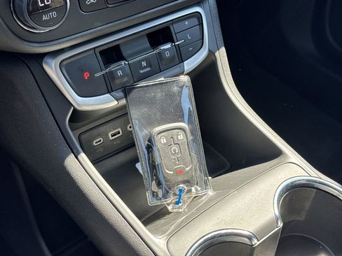 Certified 2024 GMC Terrain SLE w/ Driver Convenience Package image 35