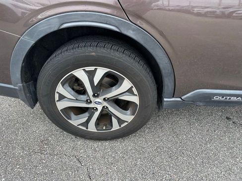 Used 2020 Subaru Outback Limited w/ Popular Package #2 image 10