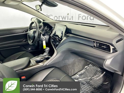 Used 2024 Toyota Camry SE FWD image 27