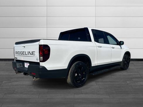 Used 2025 Honda Ridgeline Black Edition image 3