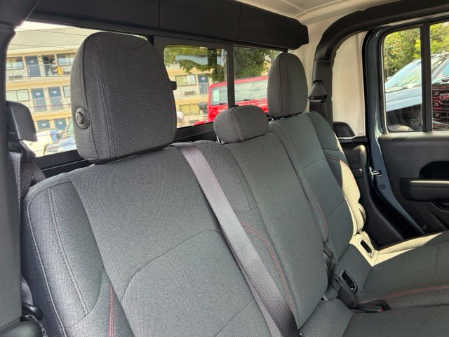 Used 2026 Jeep Gladiator Rubicon AWD/4WD image 31
