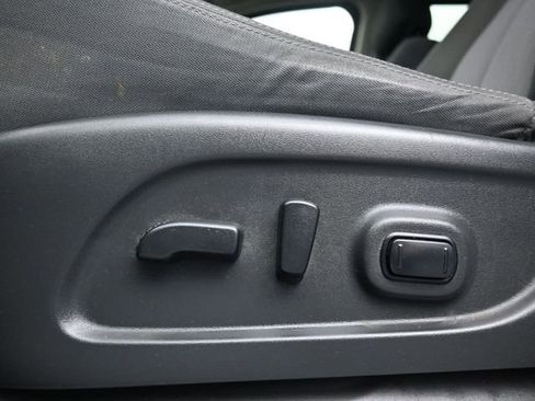 Used 2021 Nissan Titan SV w/ SV Convenience Package RWD image 11