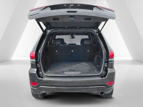 Used 2020 Jeep Grand Cherokee Altitude AWD/4WD image 7