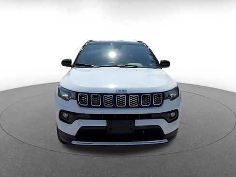 Used 2025 Jeep Compass Limited AWD/4WD image 4