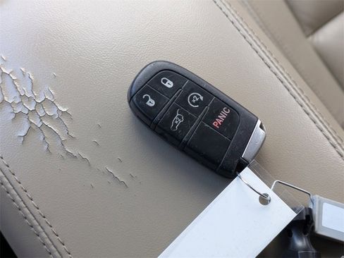 Used 2017 Dodge Durango GT w/ Nav & Power Liftgate Group image 35