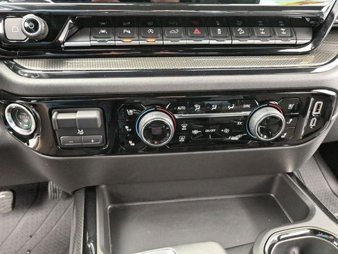 Used 2025 Chevrolet Silverado 1500 ZR2 w/ Technology Package AWD/4WD image 25