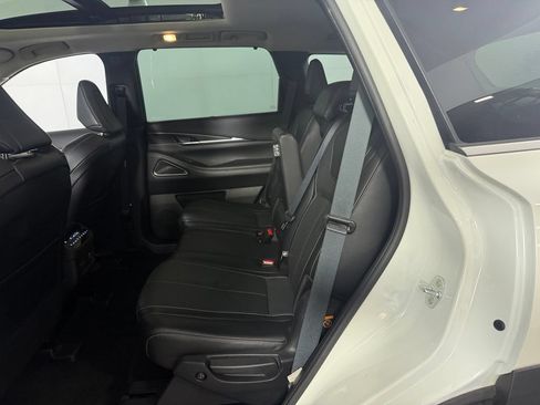 Used 2023 INFINITI QX60 Sensory w/ Cargo Package FWD image 23