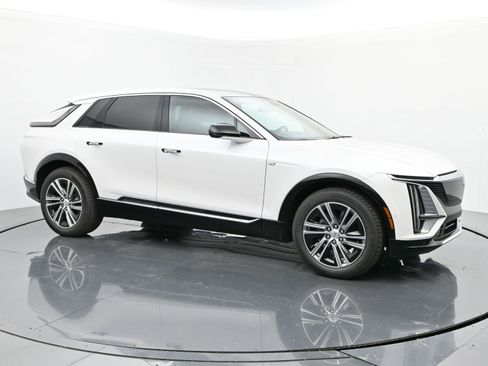 New 2025 Cadillac Lyriq Luxury image 7