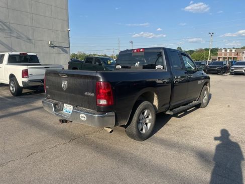 Used 2017 RAM 1500 Classic SLT AWD/4WD image 4