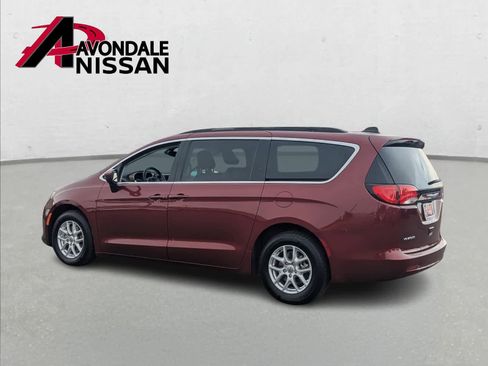 Used 2021 Chrysler Voyager Lxi image 4