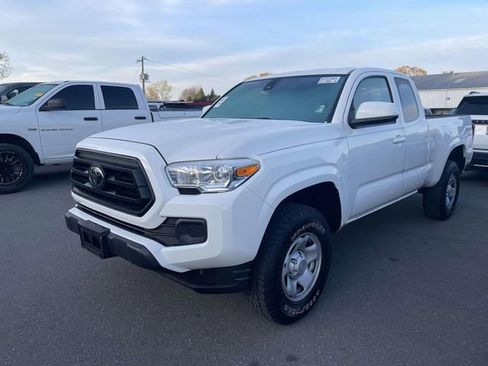 Used 2021 Toyota Tacoma SR image 3