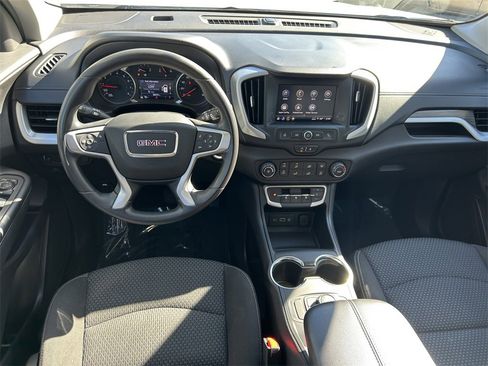 Used 2024 GMC Terrain SLE image 16