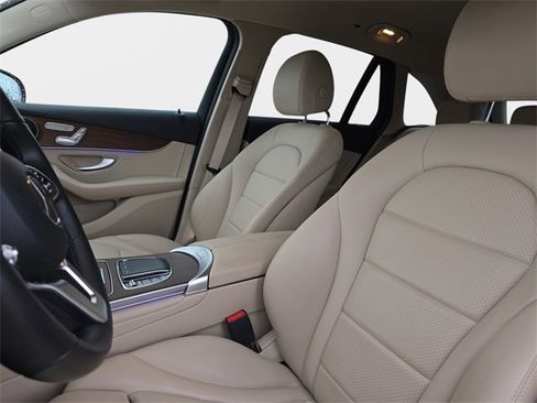 Used 2022 Mercedes-Benz GLC 300 image 18