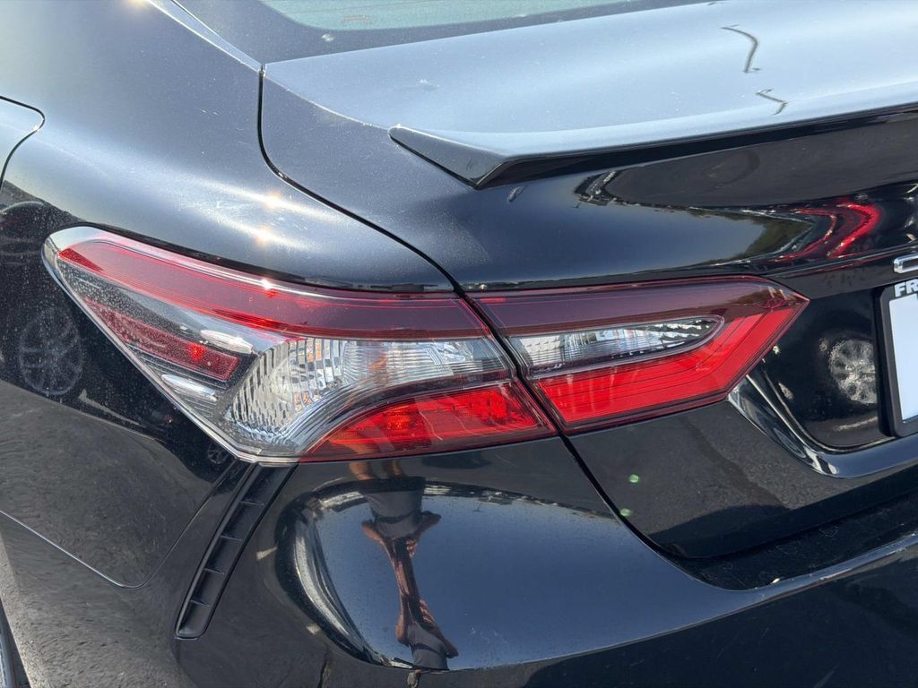 Used 2023 Toyota Camry SE FWD image 12