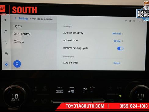 Used 2024 Toyota Highlander XLE AWD/4WD image 15