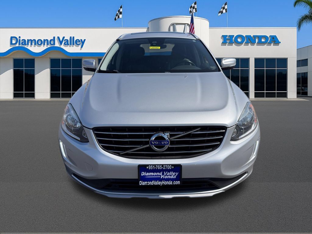 Used 2016 Volvo XC60 T5 Premier w/ Proximity Package FWD image 2