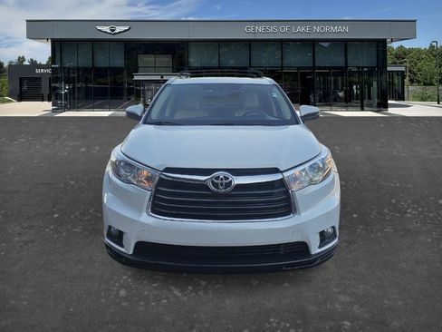 Used 2016 Toyota Highlander XLE image 2