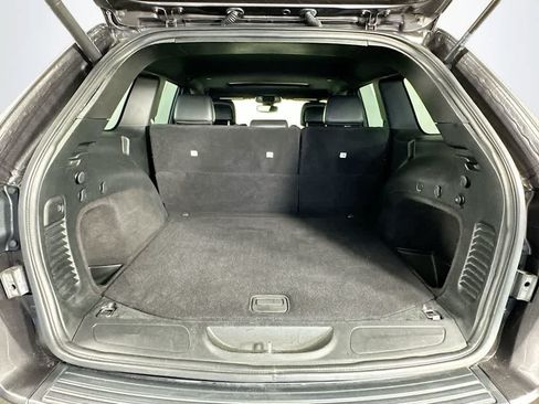 Used 2019 Jeep Grand Cherokee Altitude RWD image 20