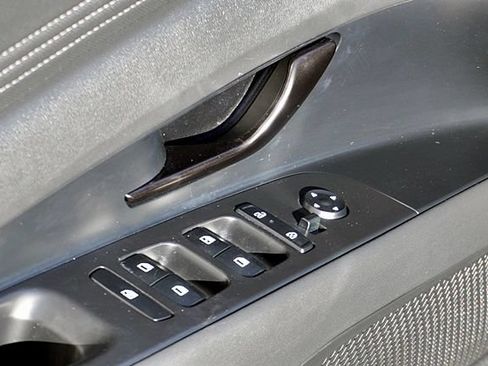 Certified 2025 Hyundai Elantra Sport FWD image 22