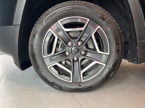 New 2026 Jeep Cherokee Laredo image 8