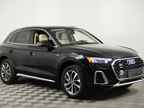 Certified 2024 Audi Q5 2.0T Premium w/ Convenience Package image 6