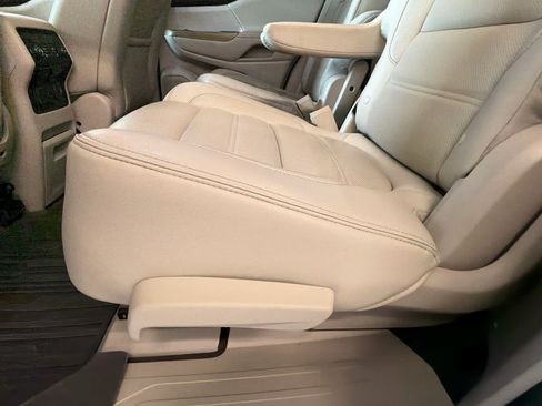 Used 2019 GMC Acadia Denali w/ Technology Package FWD image 20
