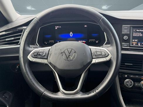 Used 2023 Volkswagen Jetta SE FWD image 11