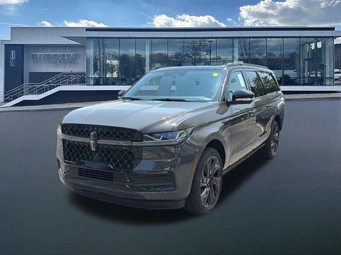 New 2027 Lincoln Navigator L Black Label AWD/4WD image 3