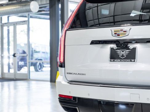 Used 2025 Cadillac Escalade Sport Platinum w/ LPO, Floor Liner Package image 44