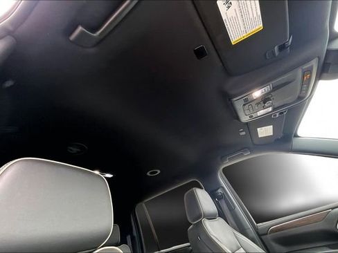 Used 2024 Chevrolet Suburban Premier AWD/4WD image 16