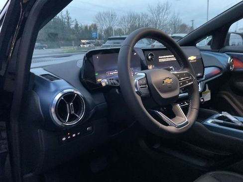 New 2026 Chevrolet Equinox EV LT image 12