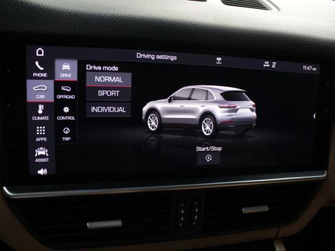 Used 2019 Porsche Cayenne w/ Premium Package AWD/4WD image 56