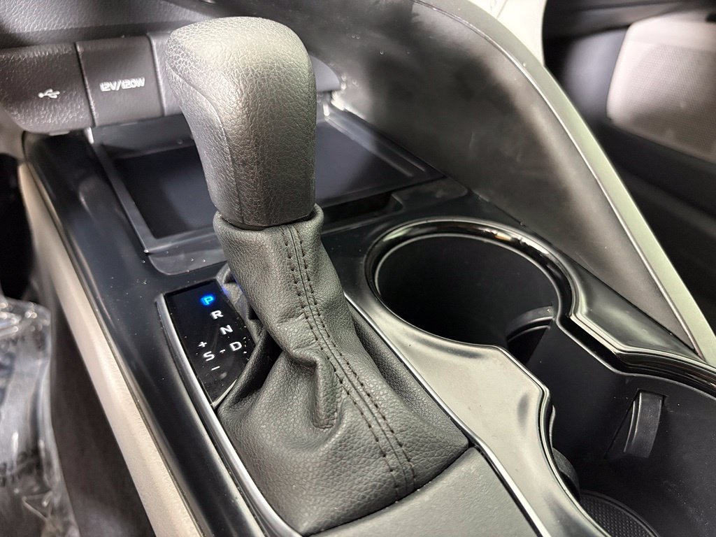Used 2020 Toyota Camry LE w/ Carpet Mat Package FWD image 30
