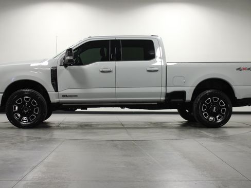 Used 2026 Ford F250 Platinum AWD/4WD image 7