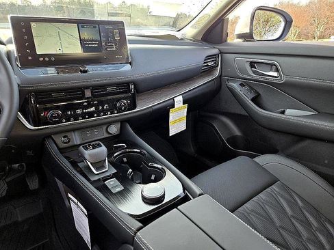 New 2026 Nissan Rogue Platinum w/ Platinum Premium Package image 15