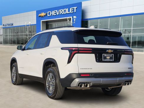 New 2027 Chevrolet Traverse LT FWD image 4