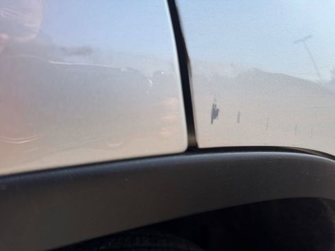 Used 2011 Volkswagen Tiguan S image 34