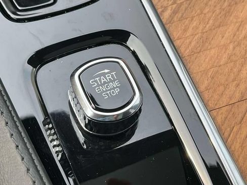 Certified 2023 Volvo XC90 B6 Plus AWD/4WD image 27