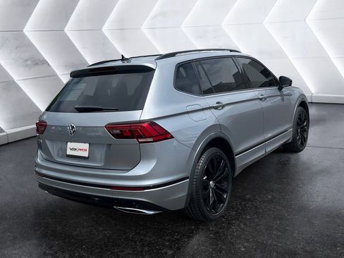 Used 2021 Volkswagen Tiguan SE R-Line FWD image 4