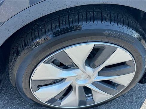 Used 2021 Tesla Model Y Long Range AWD/4WD image 26