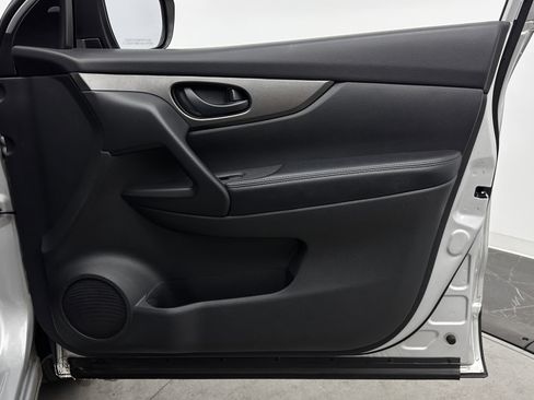 Used 2020 Nissan Rogue Sport S FWD image 29