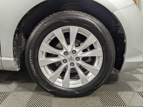 Used 2014 Toyota Venza XLE FWD image 27