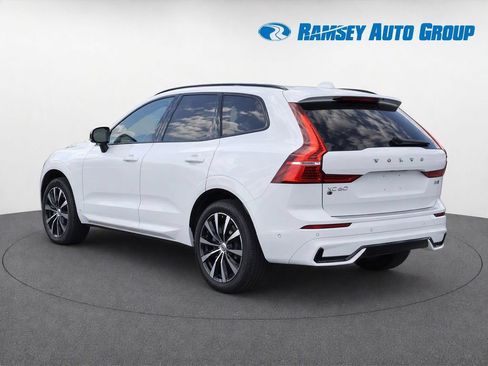 Used 2024 Volvo XC60 B5 Plus w/ Protection Package Premier AWD/4WD image 3